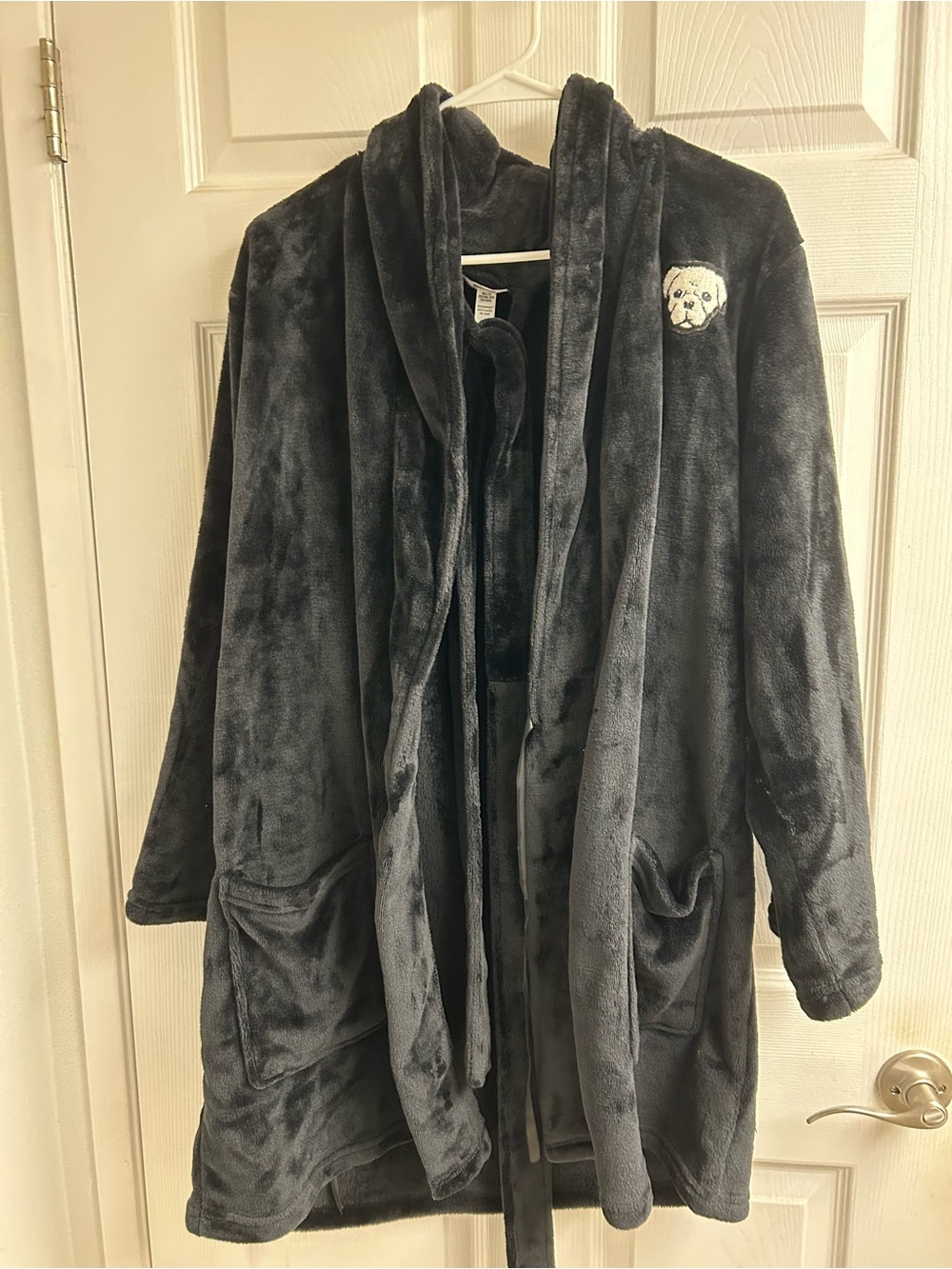 PINK Victoria's Secret Plush Hooded Robe in Dark Charcoal